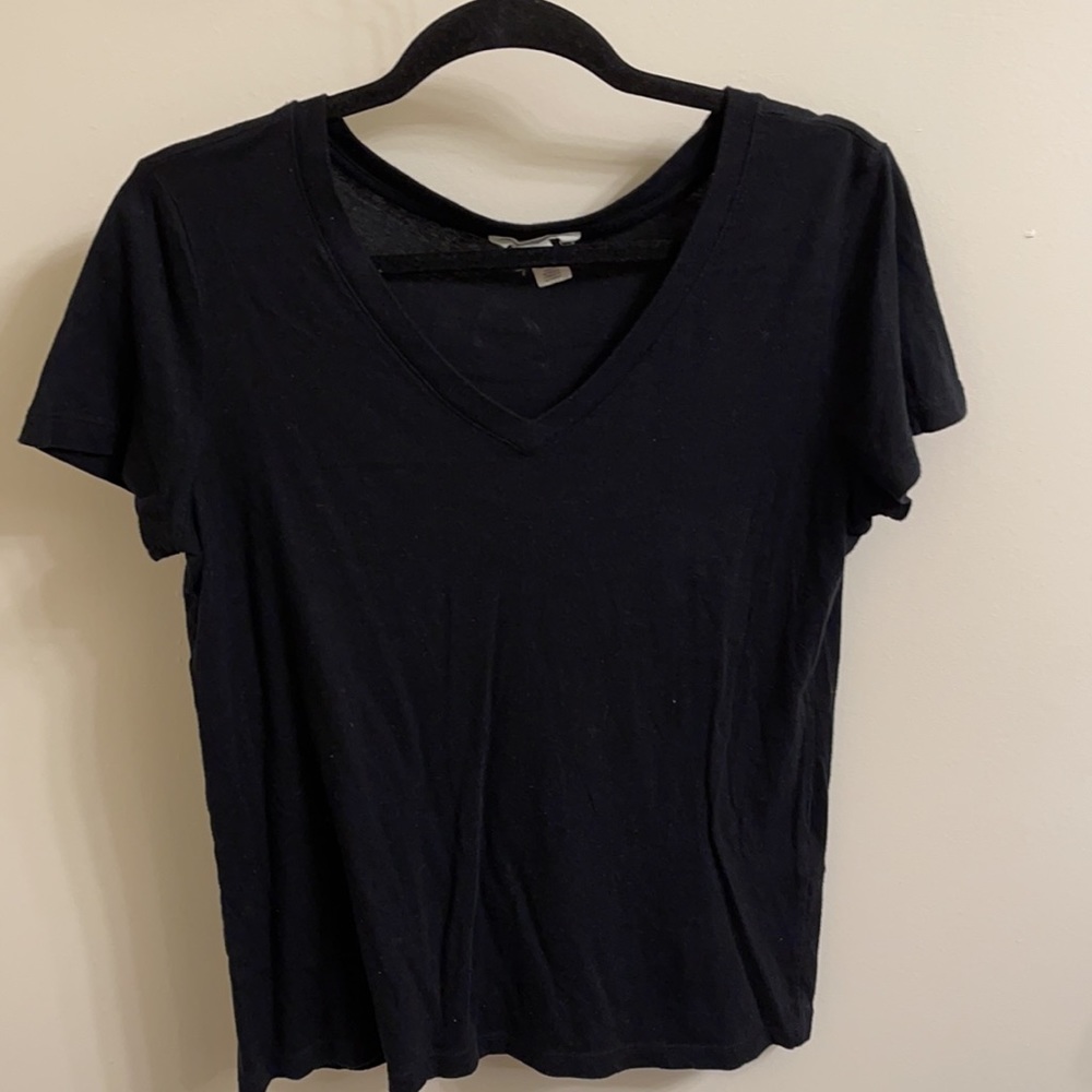 Forever 21 T-shirt Size L Color Black